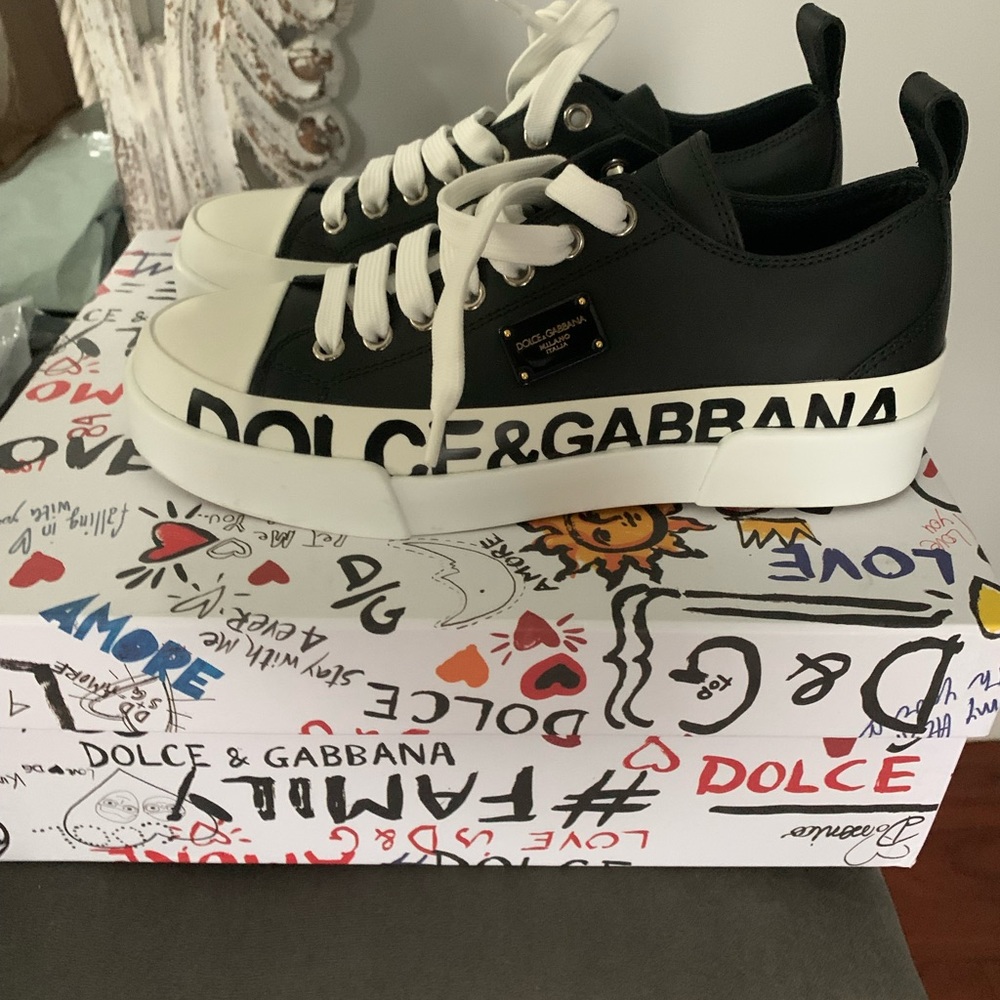 Dolce and Gabbana leather sneakers